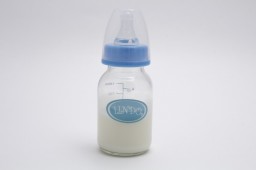 Стеклянная бутылочка с силиконовой соской Lindо, 125мл