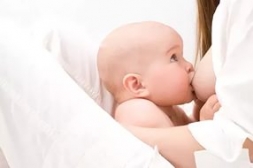 Ребенок кусается при кормлении грудью, что делать?