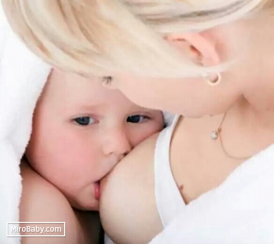 Дети, которых долго кормят грудью, бывают зависимы от мамы?